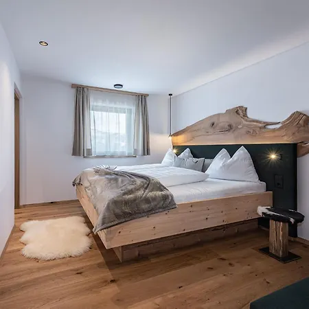 Krahof Dolomites - Urlaub Auf Dem Bauernhof Aparthotel Castelrotto