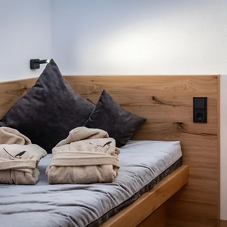 Krahof Dolomites - Urlaub Auf Dem Bauernhof Aparthotel Castelrotto